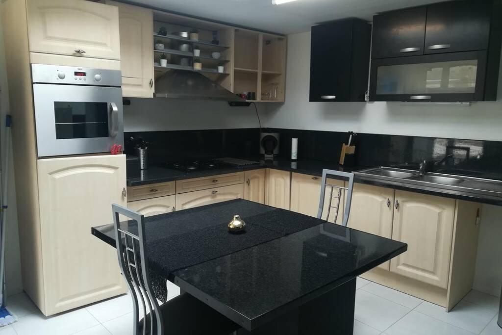 Appartement neuf à Boussu - près de la France - all inclusive élec, Eau, pellet Exterior foto
